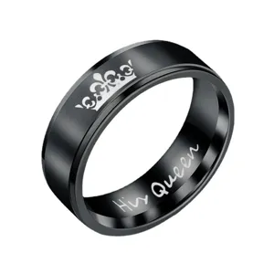 Bague de couple en acier inoxydable noir brossé avec couronne et gravure His Queen.