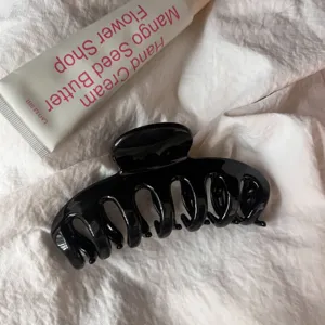 Large black hair claw clip, 12cm hollow shark clip for thick hair, elegant daily hair accessory