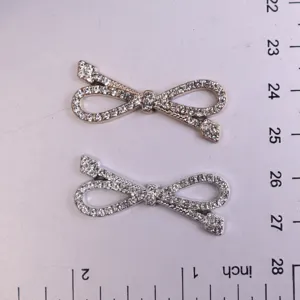 Noeud papillon en strass brillant accessoires DIY, pinces cheveux et deco coque de telephone.