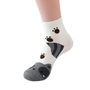 Chaussettes mi-tubes en coton pour femmes avec motif animal mignon, belle vue détaillée.