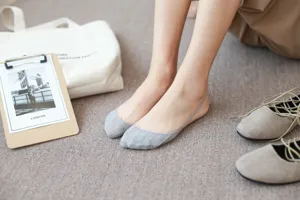 Calzini invisibili estivi da donna, in cotone traspirante, scollo basso, colori caramella.
