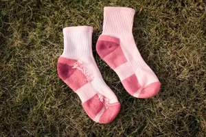 Rosa verdickte Sport-Frotteesocken Detailansicht, angeraute Sohle für Outdoor-Wandern.