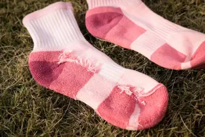 Damen dicke Sportsocken, rosa gestreifte Outdoor-Baumwollsocken zum Laufen und Wandern.