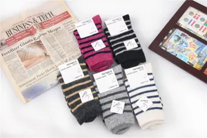 Damen Winter dicke gestreifte Wolle Kaschmir Socken, warme Socken für kalte Tage und Alltag.