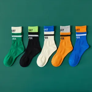 Herren Sport Baumwolle Crew Socken Trend Buchstaben Gestreift Atmungsaktiv Schweißabsorbierend Sportsocken Für Basketball