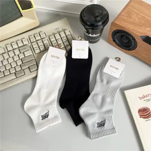 Men cotton mid tube sports socks breathable casual embroidery crew socks white grey pairs