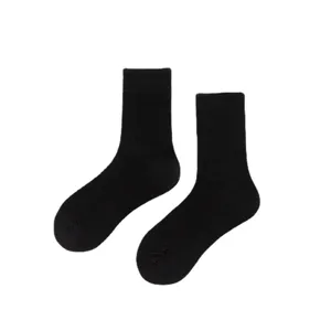 Chaussettes mi-hautes noires classiques pour femmes, chaussettes en coton confortables.