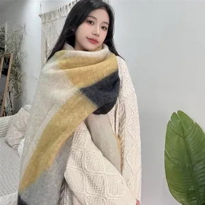 Gemütlicher Winterschal im Kaschmir-Look, weiches Blockstreifen-Design, warmer Modeaccessoire.