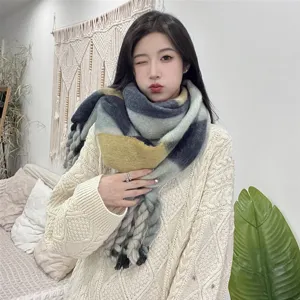 Gemütlicher Winter Karo Schal für Damen, dicker warmer Kaschmir-Gefühl Quasten Schal.