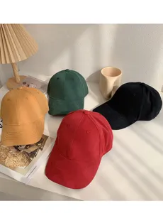 Cappellino da baseball tinta unita vista dettaglio, cappello casual elegante alla moda per donna.