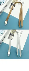 Cordon de poliiester de 1.5 cm con clip de aleacion para tarjetas de identidad y gafetes.