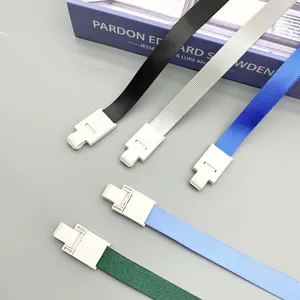 Cordon porte-badge coloré de 15 mm avec boucle en plastique blanc pour expositions