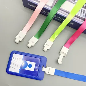 Tour de cou colorés de 15mm avec porte-badge, parfaits pour bureau, école et événements.