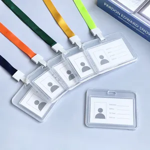 Transparante horizontale badgehouder met kleurrijke lanyard medewerkers kaarthouder