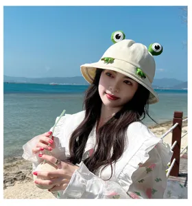 Cute frog bucket hat for women, summer sun protection casual beach sun hat with 3D eyes.