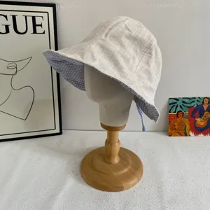 Chapeau de soleil d'été pour femmes, style coréen design à carreaux avec jolis nœuds.