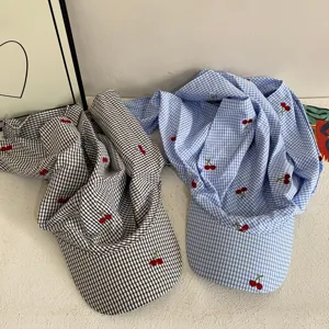 Berretto da baseball a quadri con ricamo ciliegia e sciarpa cappello sole estivo