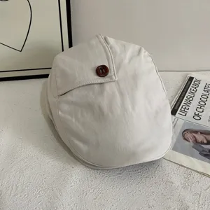Koreanische Retro-Knopf-Flatcap für Damen, Vintage-Herbst-Frühling-Schiebermütze Detail.