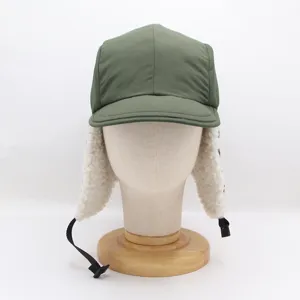 Bonnet trappeur vert d'hiver avec oreillères en molleton chaud pour les sports extérieurs