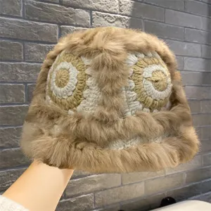 Cappello a secchiello in pelliccia di coniglio uncinetto, berretto lavorato a maglia.