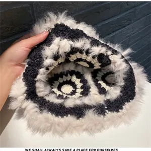 Cappello da pesca in pelo di coniglio lavorato all'uncinetto, berretto invernale floreale.