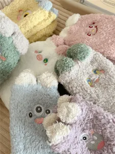 Thickened fluffy floor socks for women, cozy cute cartoon embroidered warm fuzzy winter socks.