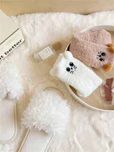Kuschelige dicke Korallenfleece Katzen Socken für Damen, warme Wintersocken für Zuhause.