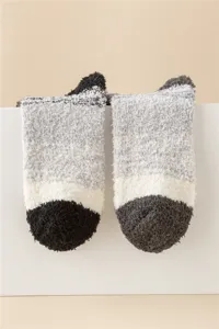 Flauschige Korallenfleece Socken Detailaufnahme, dicker warmer Winterverlauf für Herren.