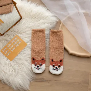 Flauschige Korallenfleece Winter warme Socken Damen, süßes Cartoon Hund Muster, dick Schlaf
