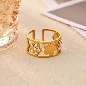 Stunning 18k gold plated stainless steel flower ring with sparkling rhinestones.