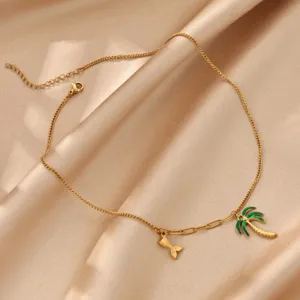 Goldene Edelstahl Palme Anhänger Halskette Detailansicht für den Strandurlaub Stil.