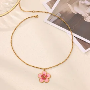 Exquisite 18k gold plated stainless steel pink enamel flower pendant necklace for women.