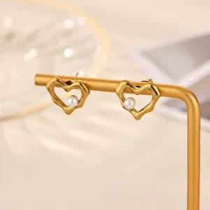 Gold-plated irregular heart pearl earrings, elegant stainless steel stud earrings for women.