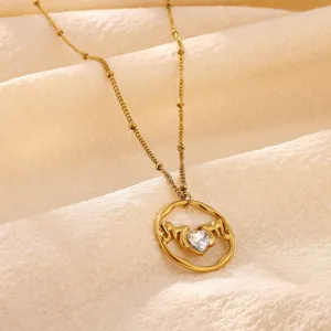 Stainless steel 18k gold plated Mom heart zircon pendant necklace detail close-up view