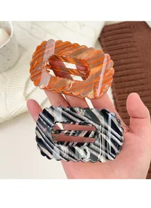 Stylish rectangular hair claw clip set with wavy edge, retro pattern daily hair accessories