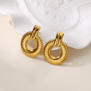 Orecchini a lobo geometrici rotondi in acciaio inossidabile placcato oro 18K da donna chic.