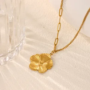 Stainless steel 18k gold plated flower pendant necklace fashion women jewelry accessory detail view