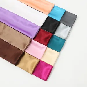 Effenkleur satijnen vierkante sjaal, gladde zijdegevoel haaromslag en halsdoek voor dames.