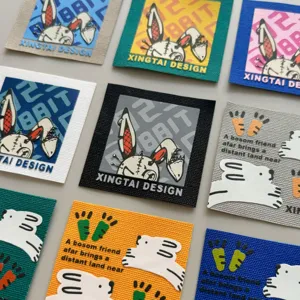 Ensemble d'étiquettes en tissu graffiti, badges design tendance pour vestes et sacs.