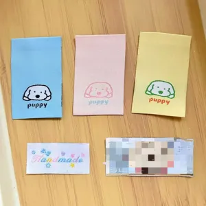 Étiquettes en Tissu Tissées à la Main Mignon Chiot Lettre Brodé Écussons Pour Vêtements de Poupée Vêtements pour Animaux Accessoires de Couture