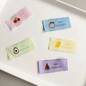 Jolis écussons brodés, étiquettes tissées de fruits assortis accessoires DIY faits main pour vêtements.