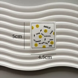 Fashion trend English letter cloth label clothing decorative patch with smiley face pattern 5x4.5cm