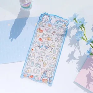 Vue detaillee feuille autocollant renard cartoon, PVC impermeable pour deco journal.