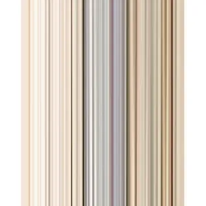 Vista dettagliata della texture della superficie del vaso di vetro rigato con linee verticali.