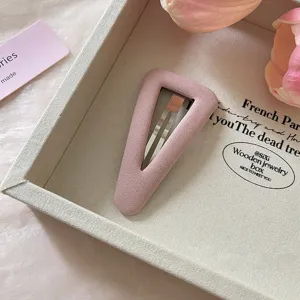 Leuke roze stoffen driehoek haarspeld voor vrouwen, schattig haaraccessoire voor de pony.