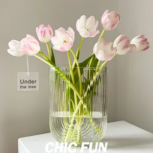 Vase en Verre Transparent Gris Nordique Forme en U Rayures Verticales Arrangement Floral de Salon Vase de Table