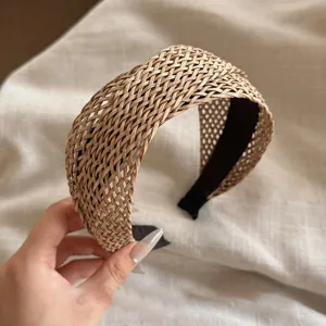 Serre-tête large en paille tressée pour femme, style bohème chic pour le quotidien et soins.