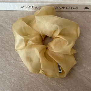 Süßes gelbes Haargummi aus Netzstoff, elegantes großes Haarband für Damen und Mädchen im Alltag.