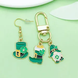 St. Patricks Tag grüne Emaillier-Legierung Charms Schmuckset, Kleeblatt Hut Schlüsselanhänger.