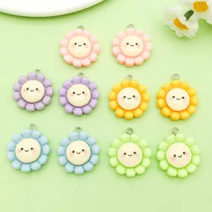 10Stk bunte Harz süße Cartoon lächelnde Sonnenblume Anhänger DIY Schmuck Basteln Zubehör